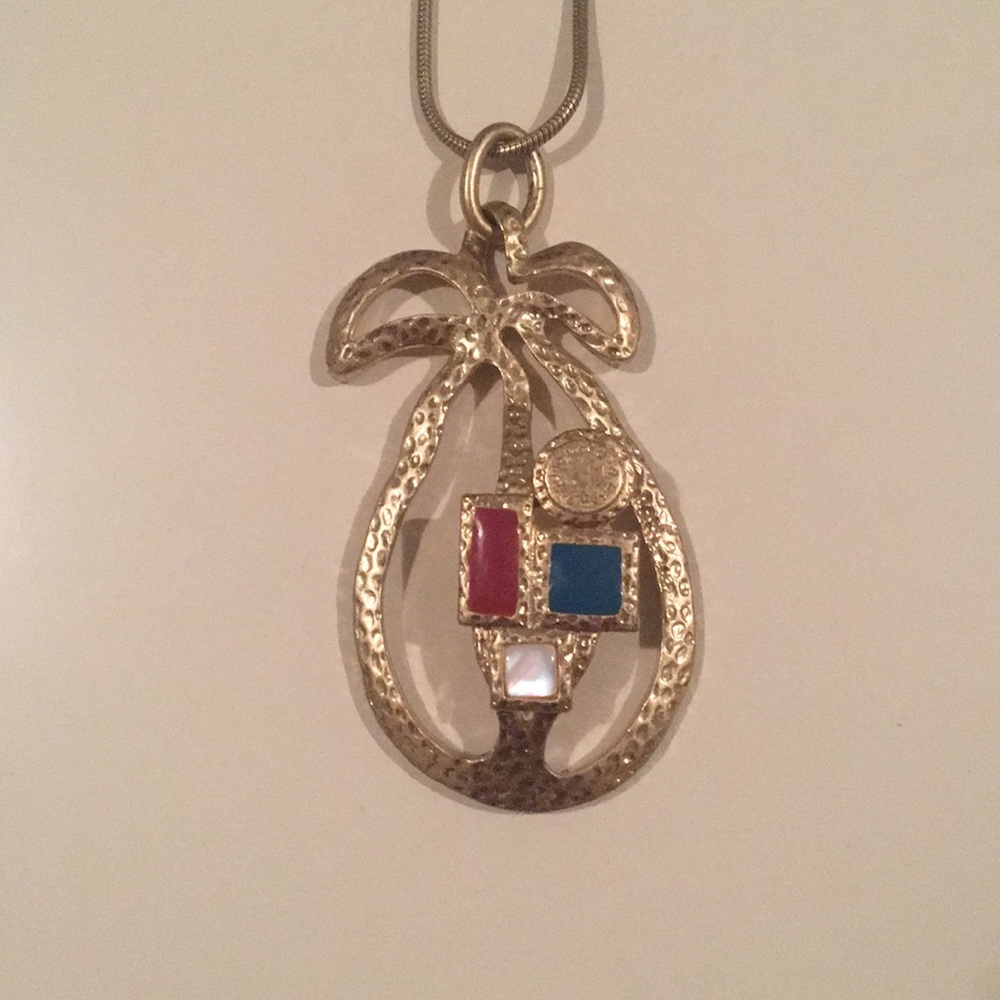 Marc by Marc Jacobs Pear Necklace. 🍐 EUC!